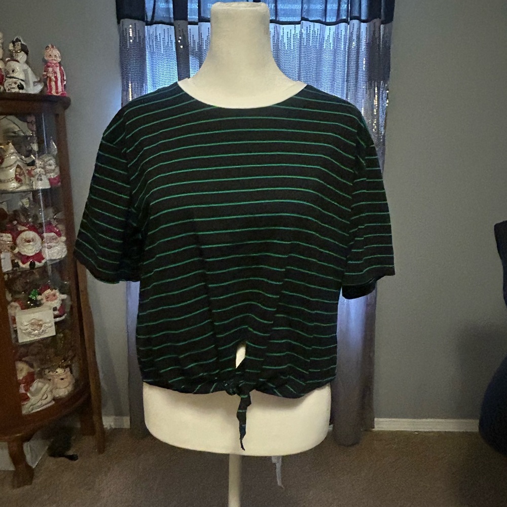 Casual Black and Green Striped Women's Tee